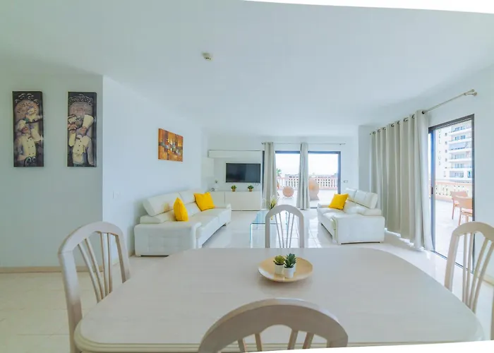 Club Paraiso 101 * アデヘ